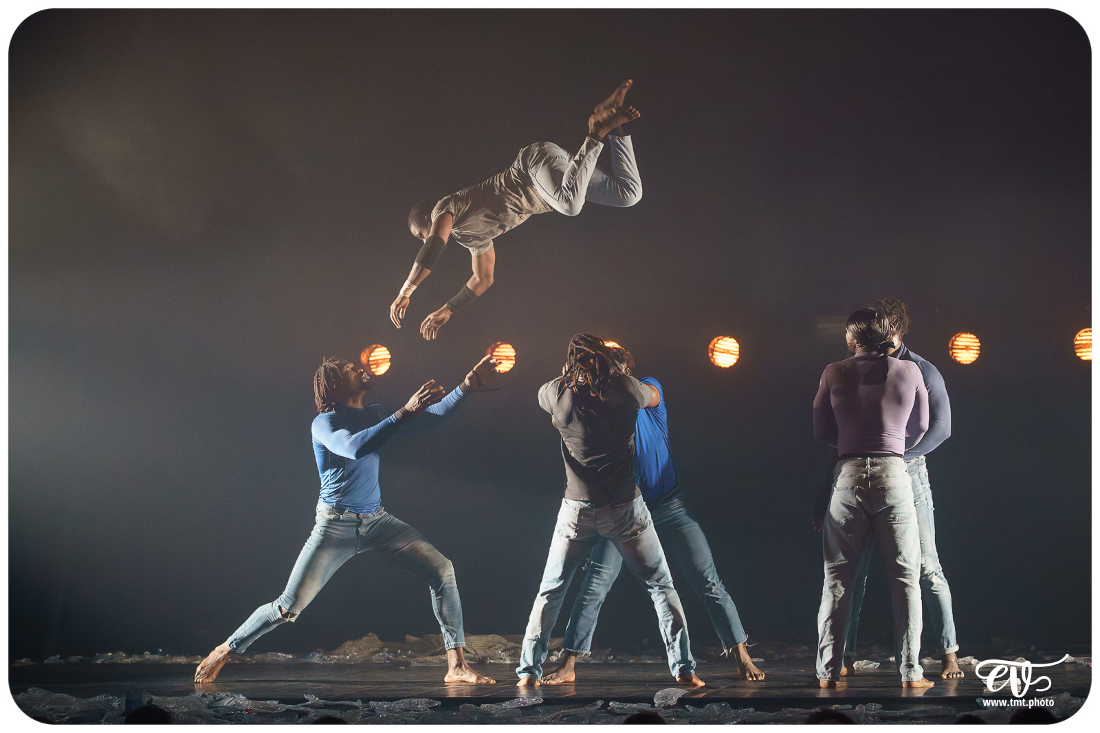 YÉ ! (L'EAU) (CIRCUS BAOBAB)